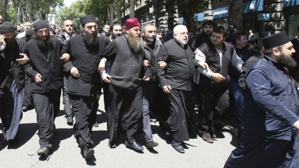 aihm-lgbt-lerin-eylemine-karsi-nefret-siddetinin-cezasizligi-ayrimcilik-yasaginin-ihlalidir-1 aihm-lgbt-lerin-eylemine-karsi-nefret-siddetinin-cezasizligi-ayrimcilik-yasaginin-ihlalidir-1