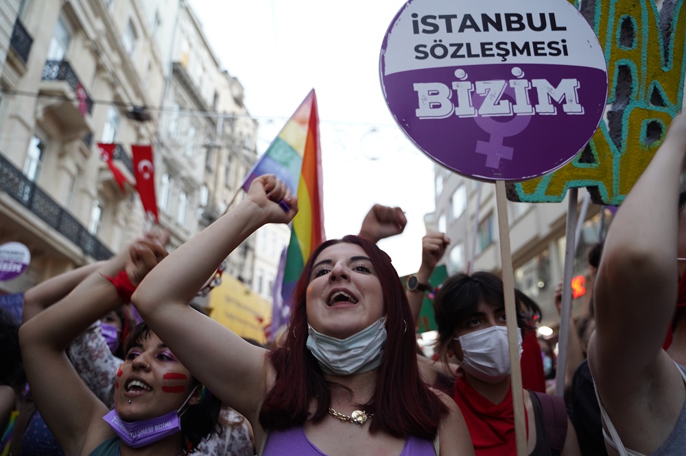 alen-geziyan-in-objektifinden-taksim-istanbul-sozlesmesi-eylemi-3 alen-geziyan-in-objektifinden-taksim-istanbul-sozlesmesi-eylemi-3