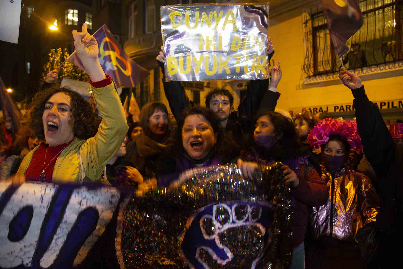 ates-alpar-in-objektifinden-20-istanbul-feminist-gece-yuruyusu-5 ates-alpar-in-objektifinden-20-istanbul-feminist-gece-yuruyusu-5