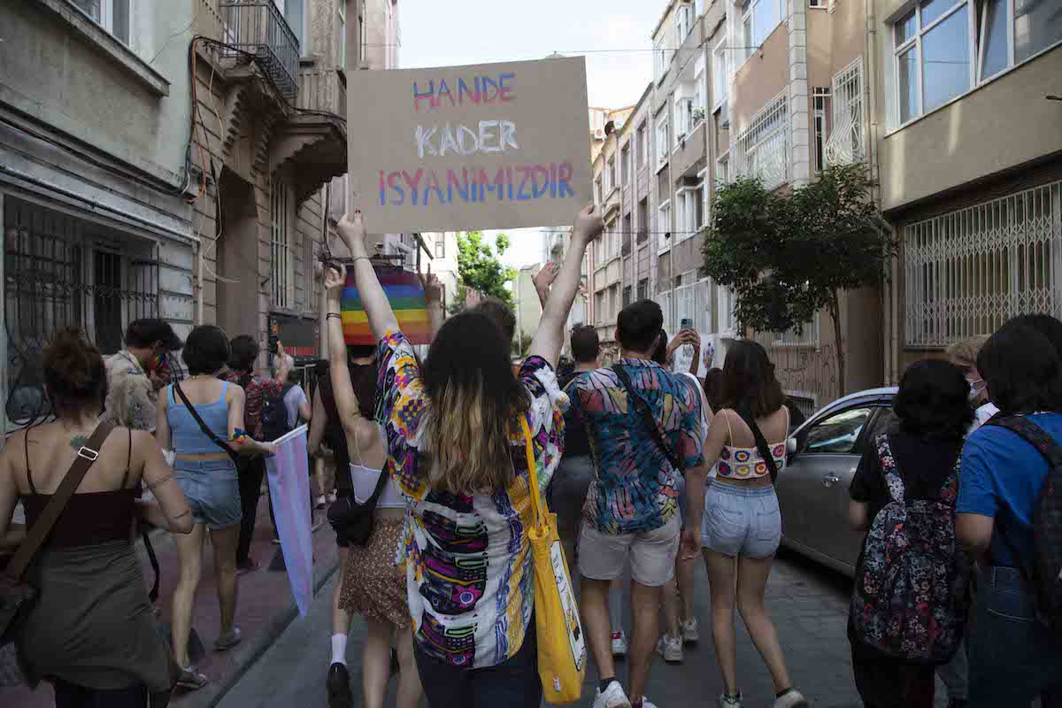 ates-alpar-in-objektifinden-lgbti-onur-yuruyusu-9 ates-alpar-in-objektifinden-lgbti-onur-yuruyusu-9