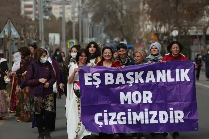 diyarbakir-da-8-mart-jin-jiyan-azadi-2