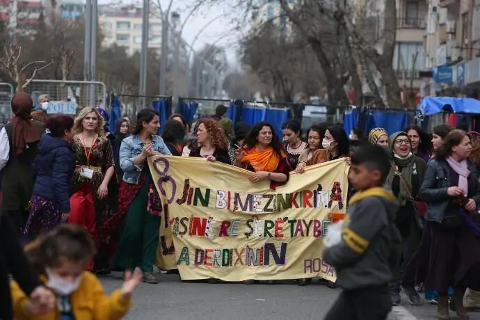 diyarbakir-da-8-mart-jin-jiyan-azadi-3