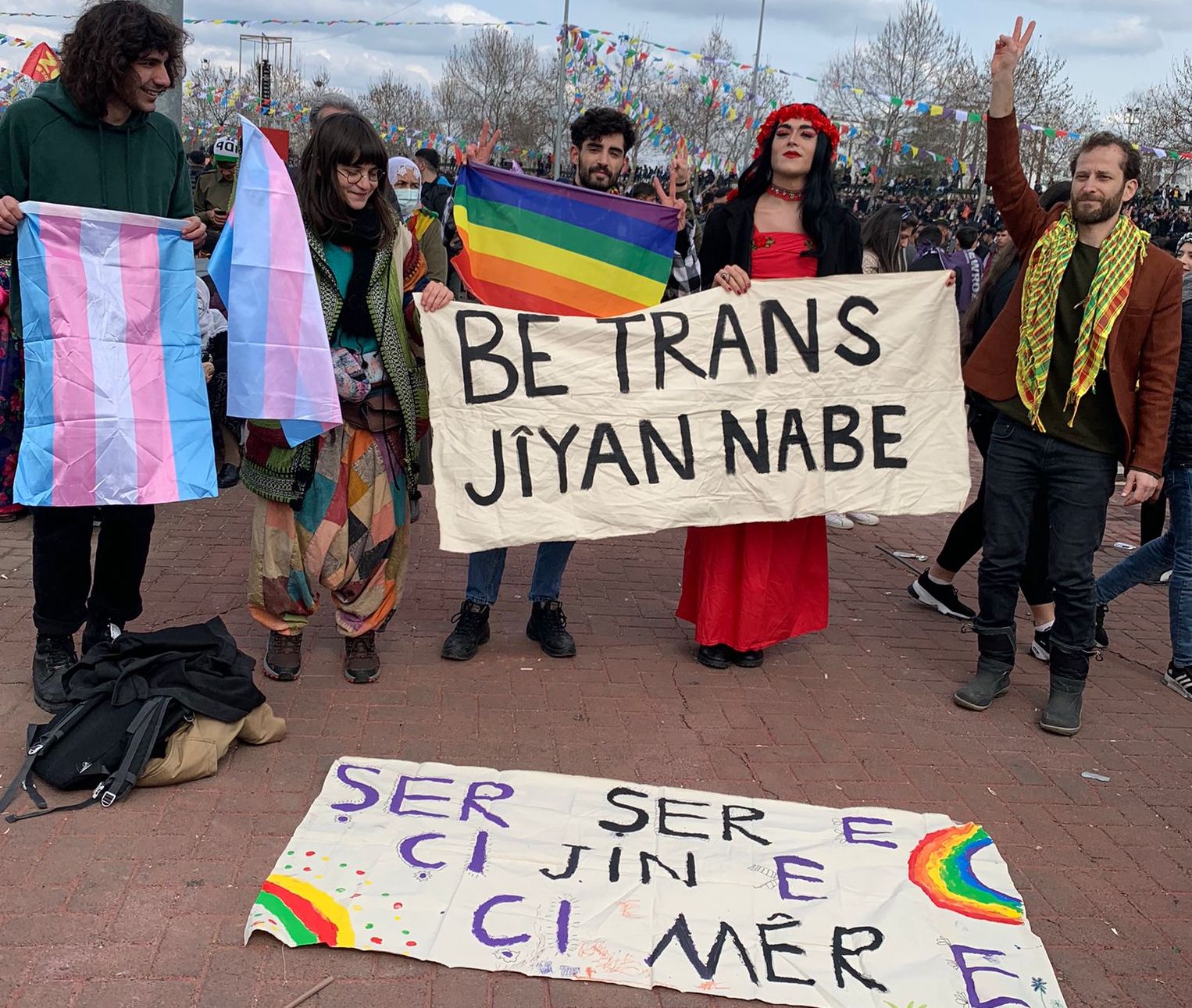 diyarbakir-istanbul-ve-izmir-newrozlarinda-lgbti-larin-onuruna-saldirilar-2