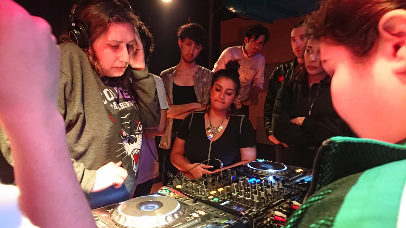 dj-atolyesi-nasil-gecti-1 dj-atolyesi-nasil-gecti-1