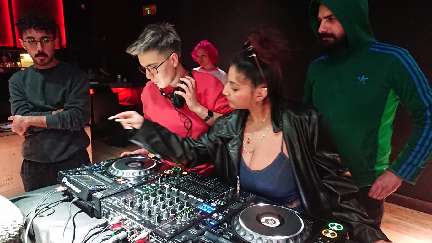 dj-atolyesi-nasil-gecti-2 dj-atolyesi-nasil-gecti-2