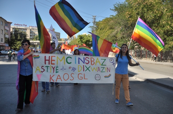 dunden-bugune-lgbti-larin-baris-eylemlerinden-kareler-2 dunden-bugune-lgbti-larin-baris-eylemlerinden-kareler-2