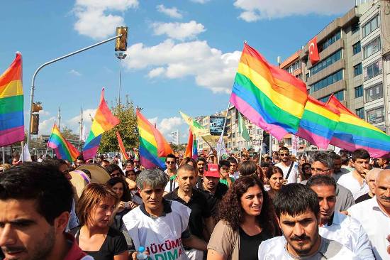 dunden-bugune-lgbti-larin-baris-eylemlerinden-kareler-3 dunden-bugune-lgbti-larin-baris-eylemlerinden-kareler-3