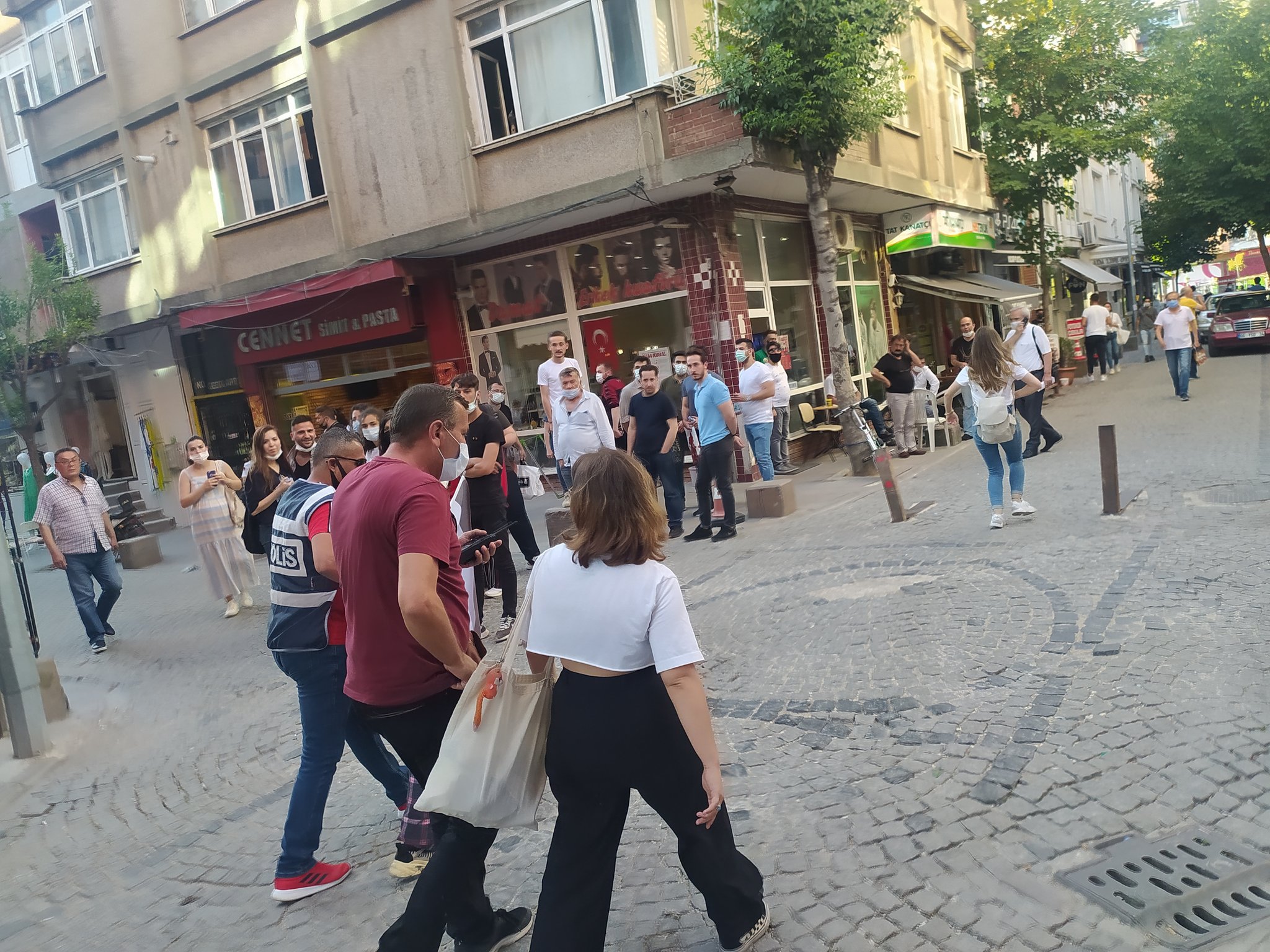 eskisehir-onur-yuruyusu-nde-25-ten-fazla-gozalti-3 eskisehir-onur-yuruyusu-nde-25-ten-fazla-gozalti-3
