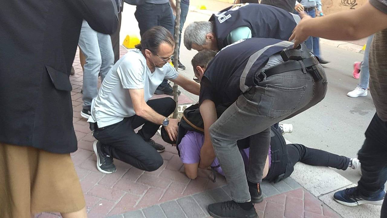 eskisehir-onur-yuruyusu-ne-polis-saldirdi-lgbti-lar-sehre-dagildi-2 eskisehir-onur-yuruyusu-ne-polis-saldirdi-lgbti-lar-sehre-dagildi-2