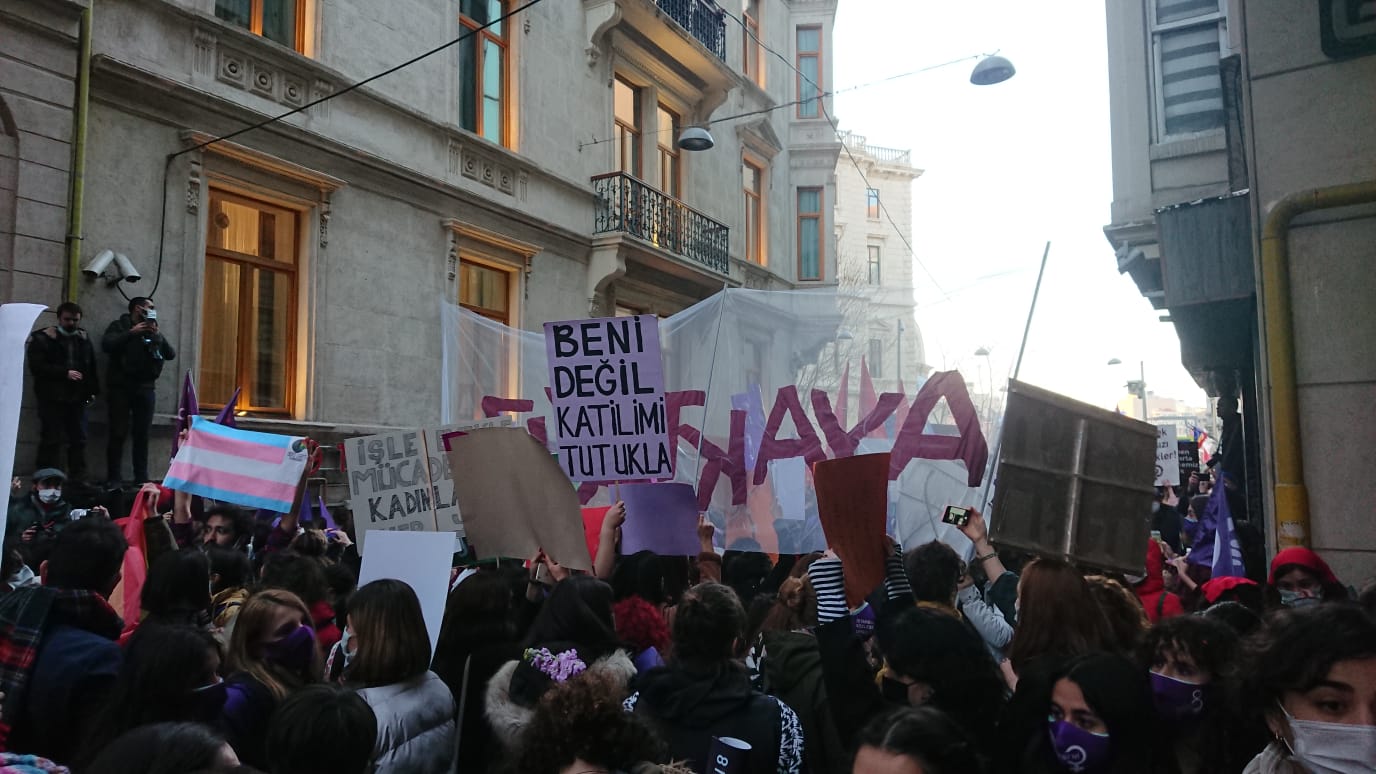 fotograflarla-19-istanbul-feminist-gece-yuruyusu-5