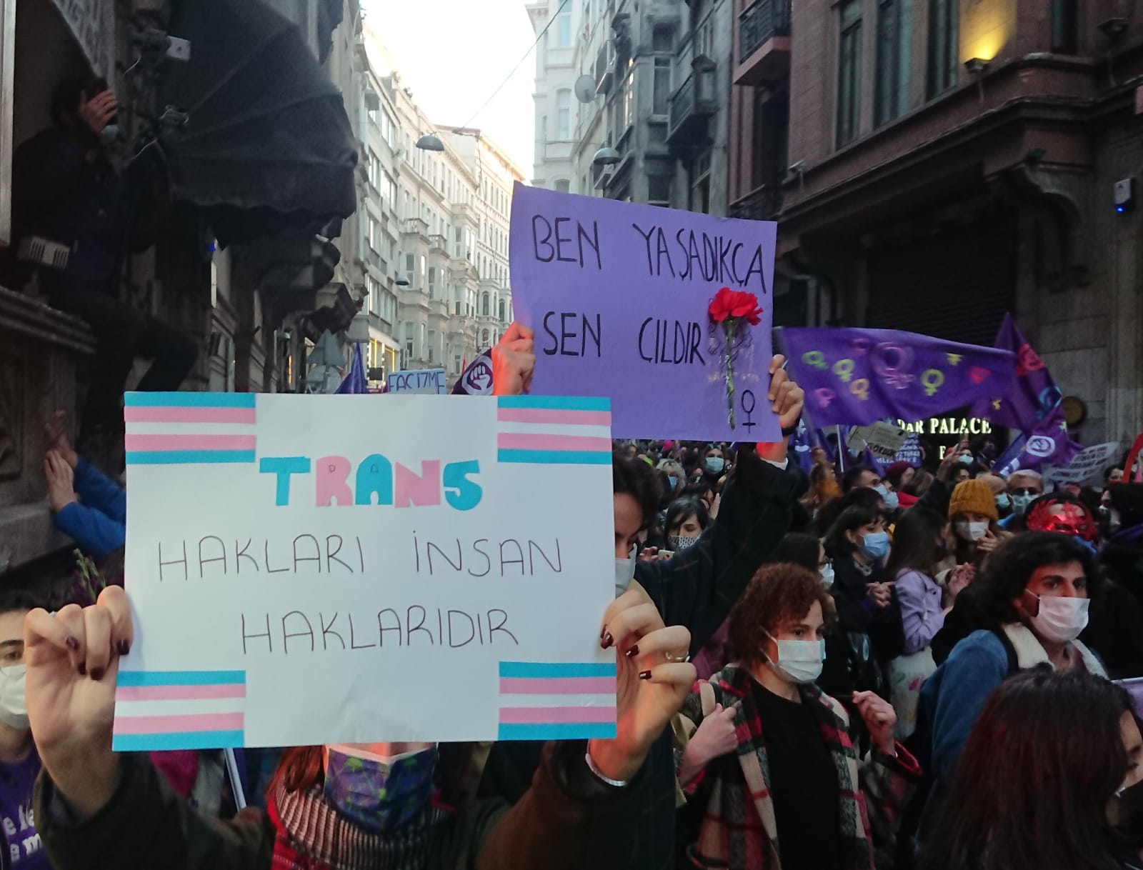 fotograflarla-19-istanbul-feminist-gece-yuruyusu-6