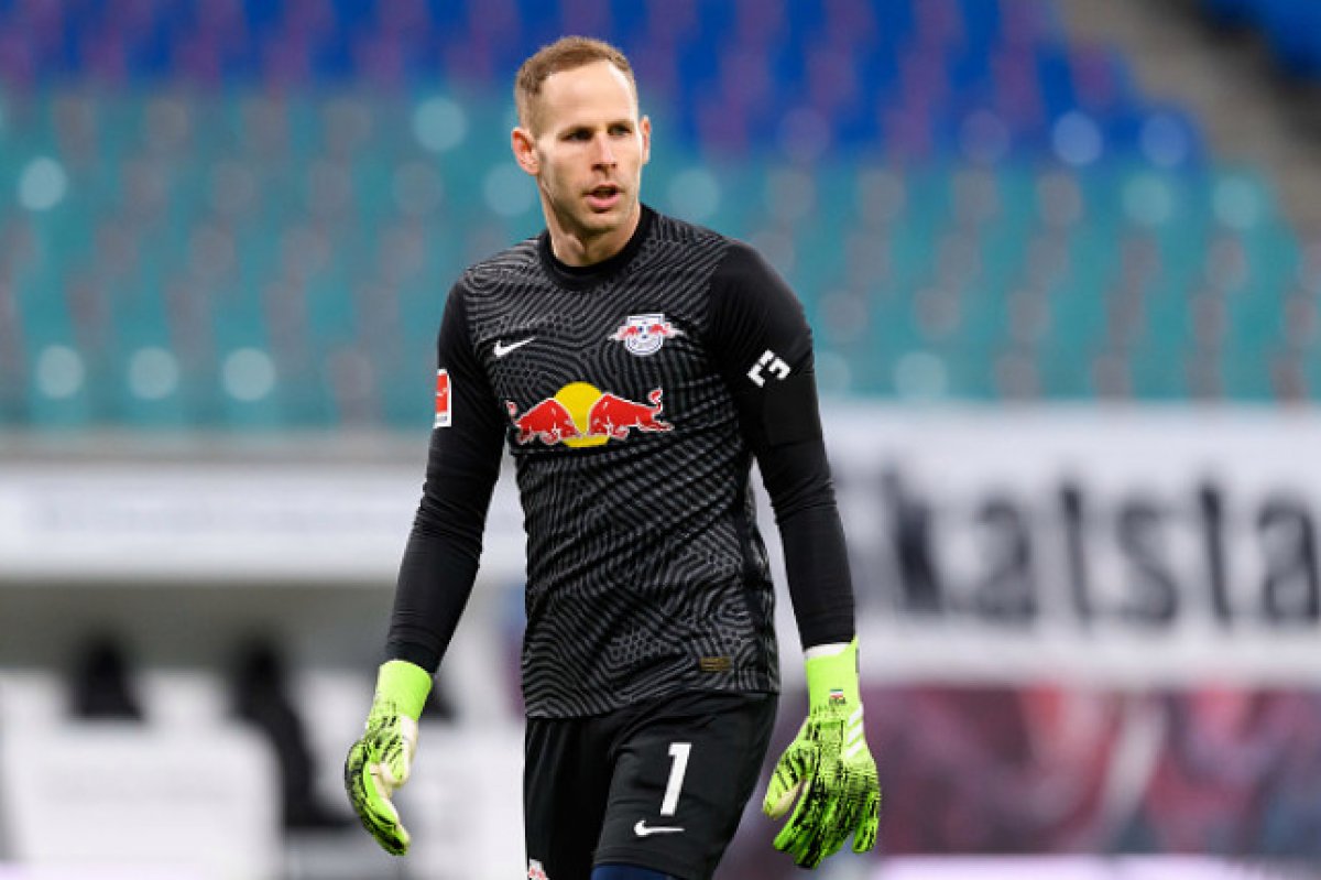 hertha-berlin-irkci-ve-lgbti-karsiti-soylemleri-nedeniyle-antrenorunu-kovdu-1 hertha-berlin-irkci-ve-lgbti-karsiti-soylemleri-nedeniyle-antrenorunu-kovdu-1