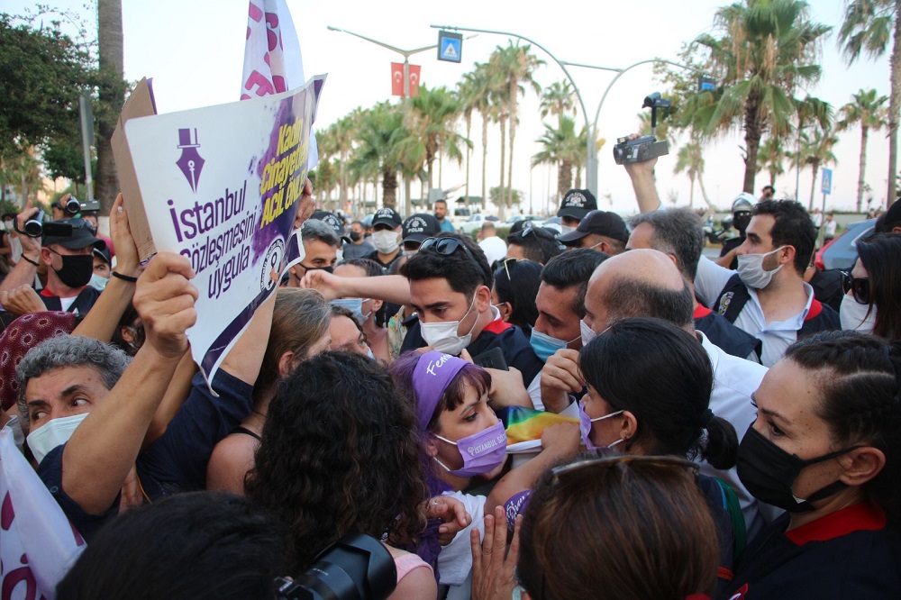 istanbul-convention-protest-in-mersin-9