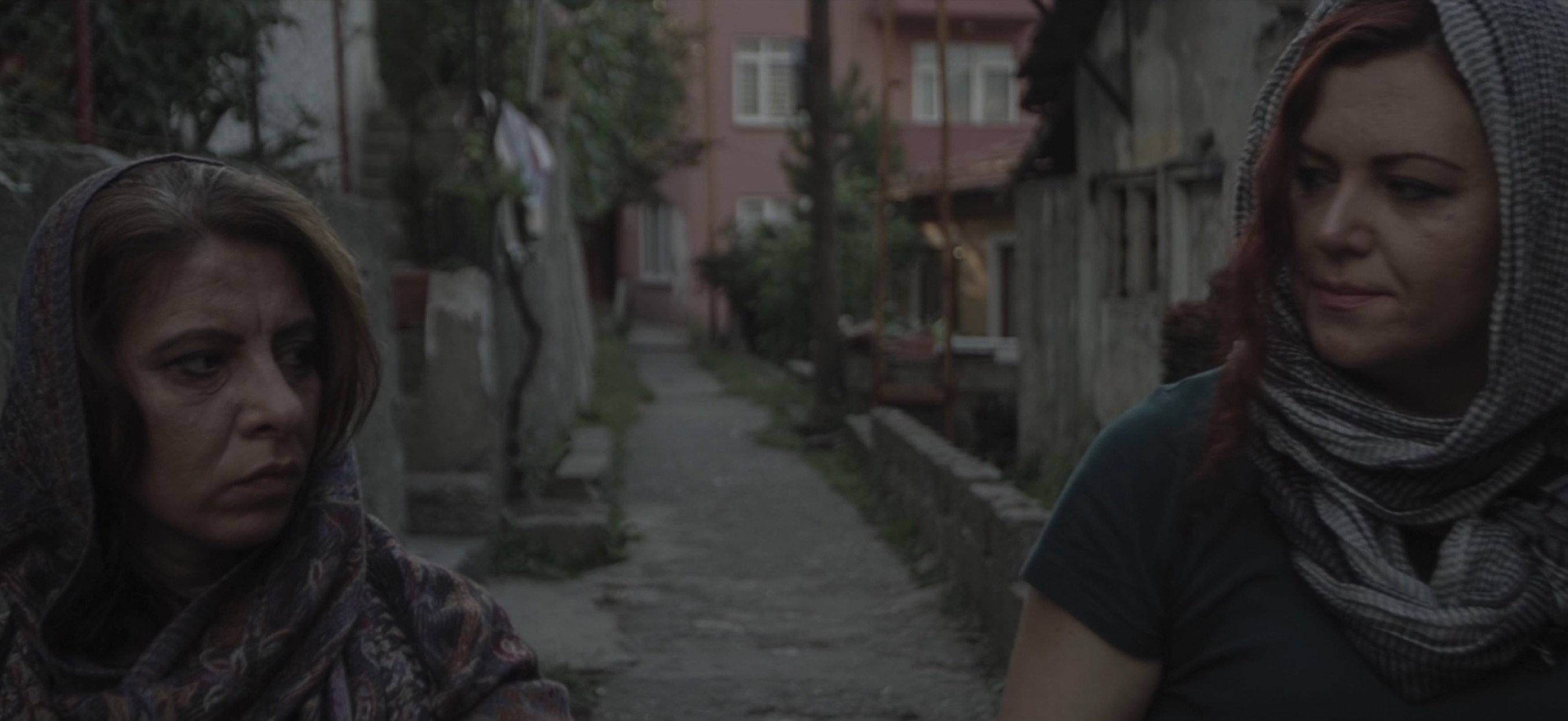 kadin-kadina-askin-ve-gocun-hikayesi-iz-1 kadin-kadina-askin-ve-gocun-hikayesi-iz-1