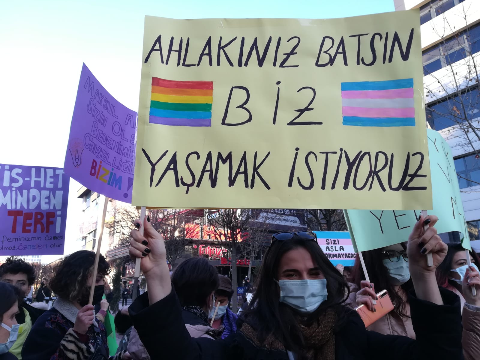 kaosgl-org-objektifinden-dort-bir-yanda-8-mart-itaat-etmiyoruz-alisin-gitmiyoruz-5 kaosgl-org-objektifinden-dort-bir-yanda-8-mart-itaat-etmiyoruz-alisin-gitmiyoruz-5