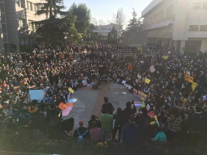 lgbti-dusmani-kayyumlarin-sultasini-kabul-etmeyecegiz-2 lgbti-dusmani-kayyumlarin-sultasini-kabul-etmeyecegiz-2