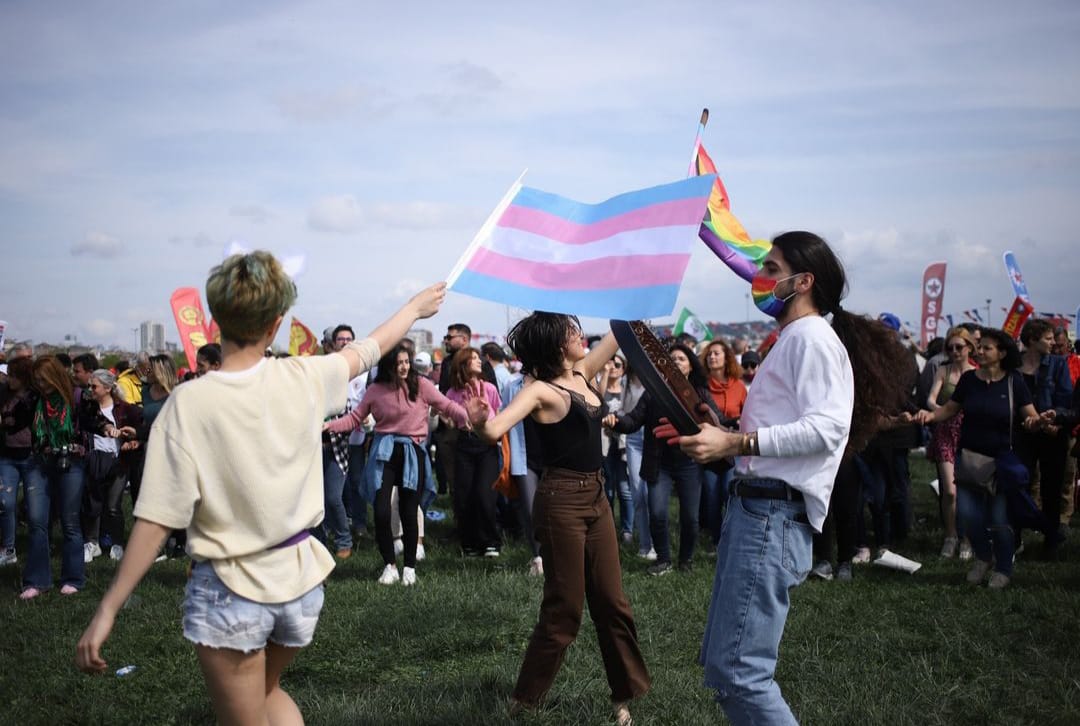 lgbti-lar-1-mayis-alanlarindan-bildiriyor-patronsuz-pezevenksiz-bir-dunya-icin-1 lgbti-lar-1-mayis-alanlarindan-bildiriyor-patronsuz-pezevenksiz-bir-dunya-icin-1