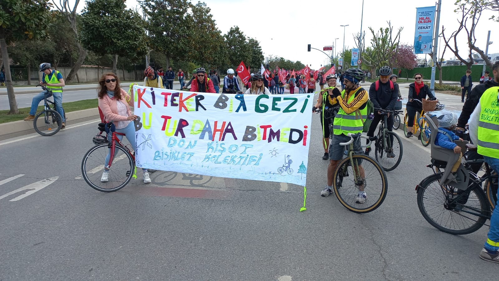 lgbti-lar-1-mayis-alanlarindan-bildiriyor-sadece-netflix-te-degiliz-1 lgbti-lar-1-mayis-alanlarindan-bildiriyor-sadece-netflix-te-degiliz-1