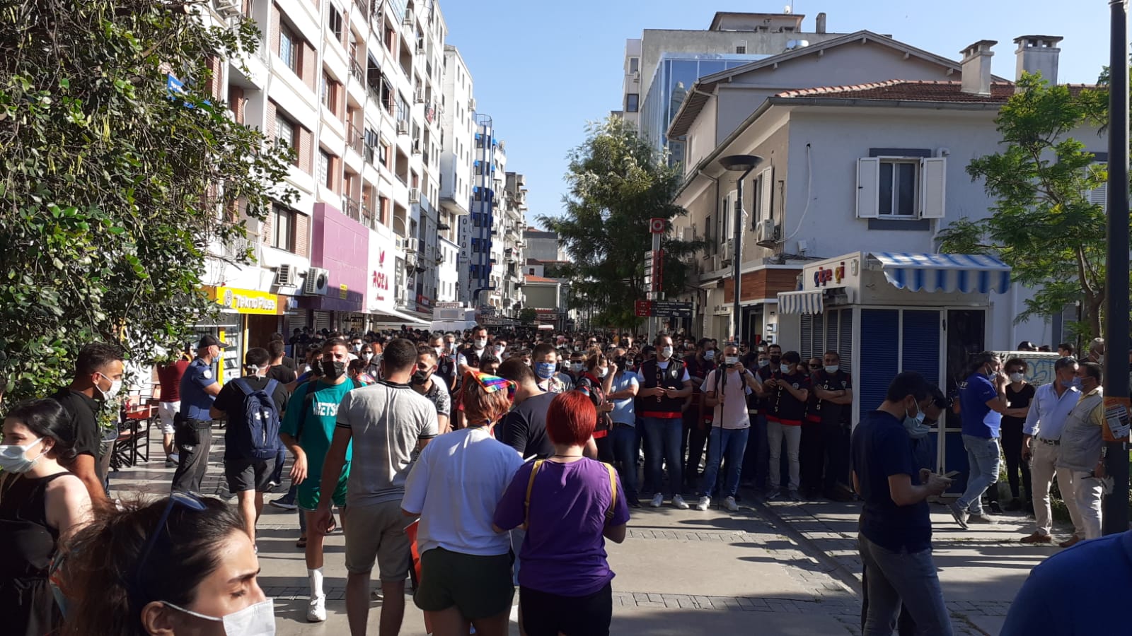 lgbti-lar-izmir-den-seslendi-lubunyalar-susmayacak-1 lgbti-lar-izmir-den-seslendi-lubunyalar-susmayacak-1