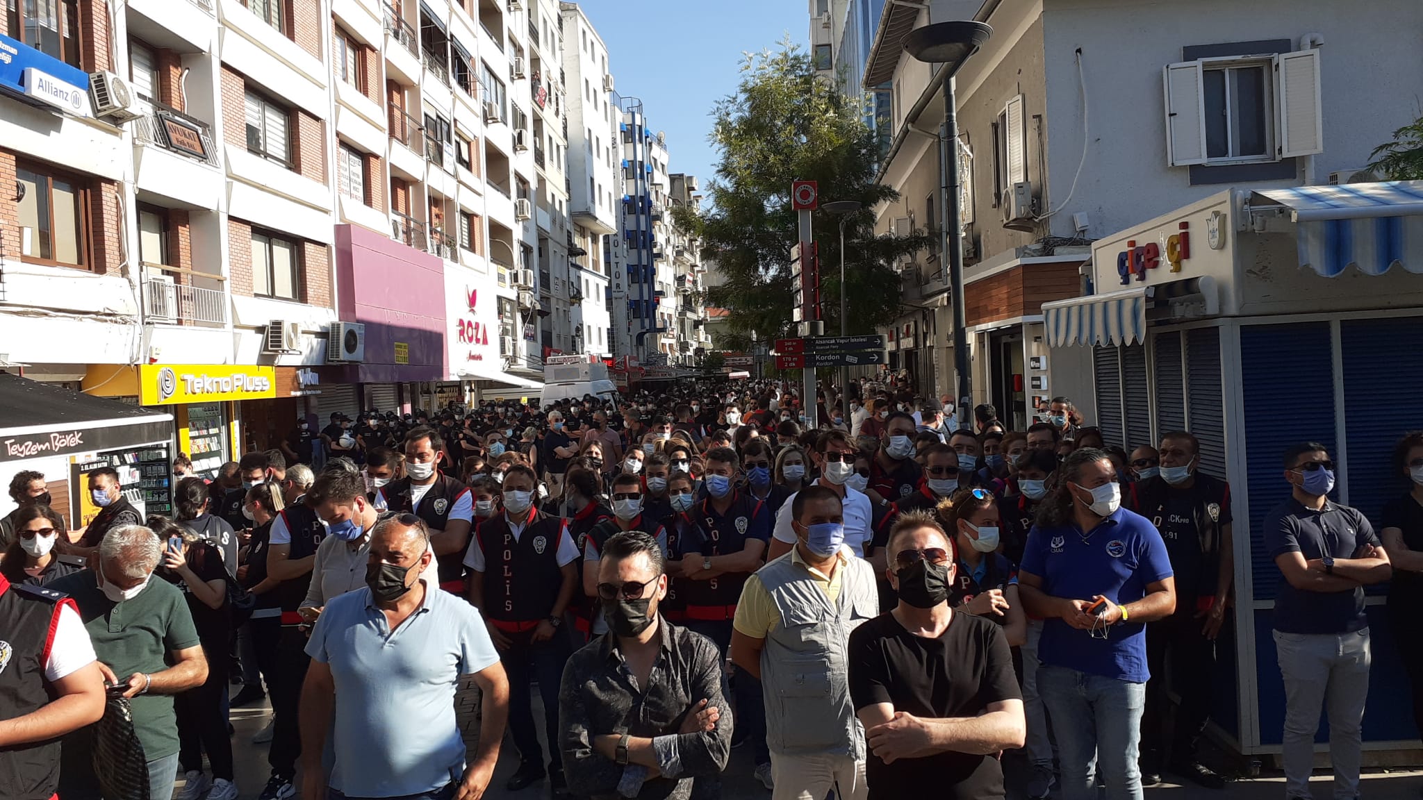 lgbti-lar-izmir-den-seslendi-lubunyalar-susmayacak-2 lgbti-lar-izmir-den-seslendi-lubunyalar-susmayacak-2