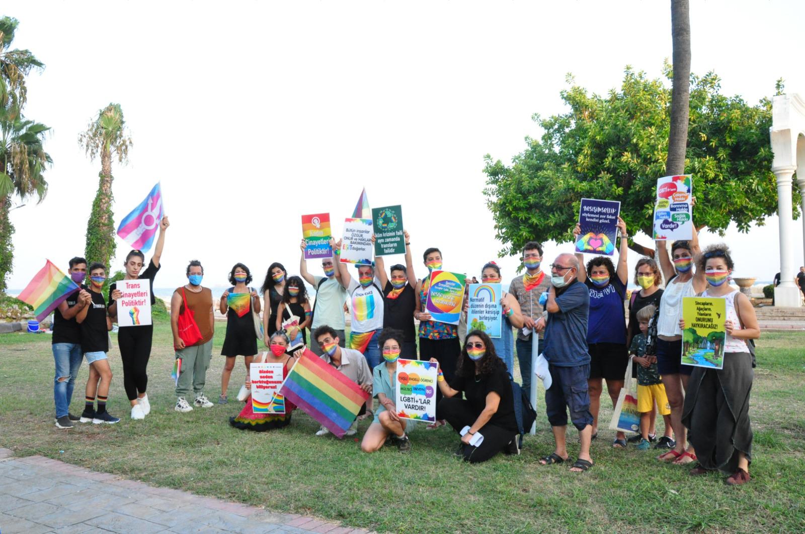 mersin-de-onur-sokakta-birlikte-buyuyor-buyutuyoruz-bu-buyuk-sevdayi-2 mersin-de-onur-sokakta-birlikte-buyuyor-buyutuyoruz-bu-buyuk-sevdayi-2