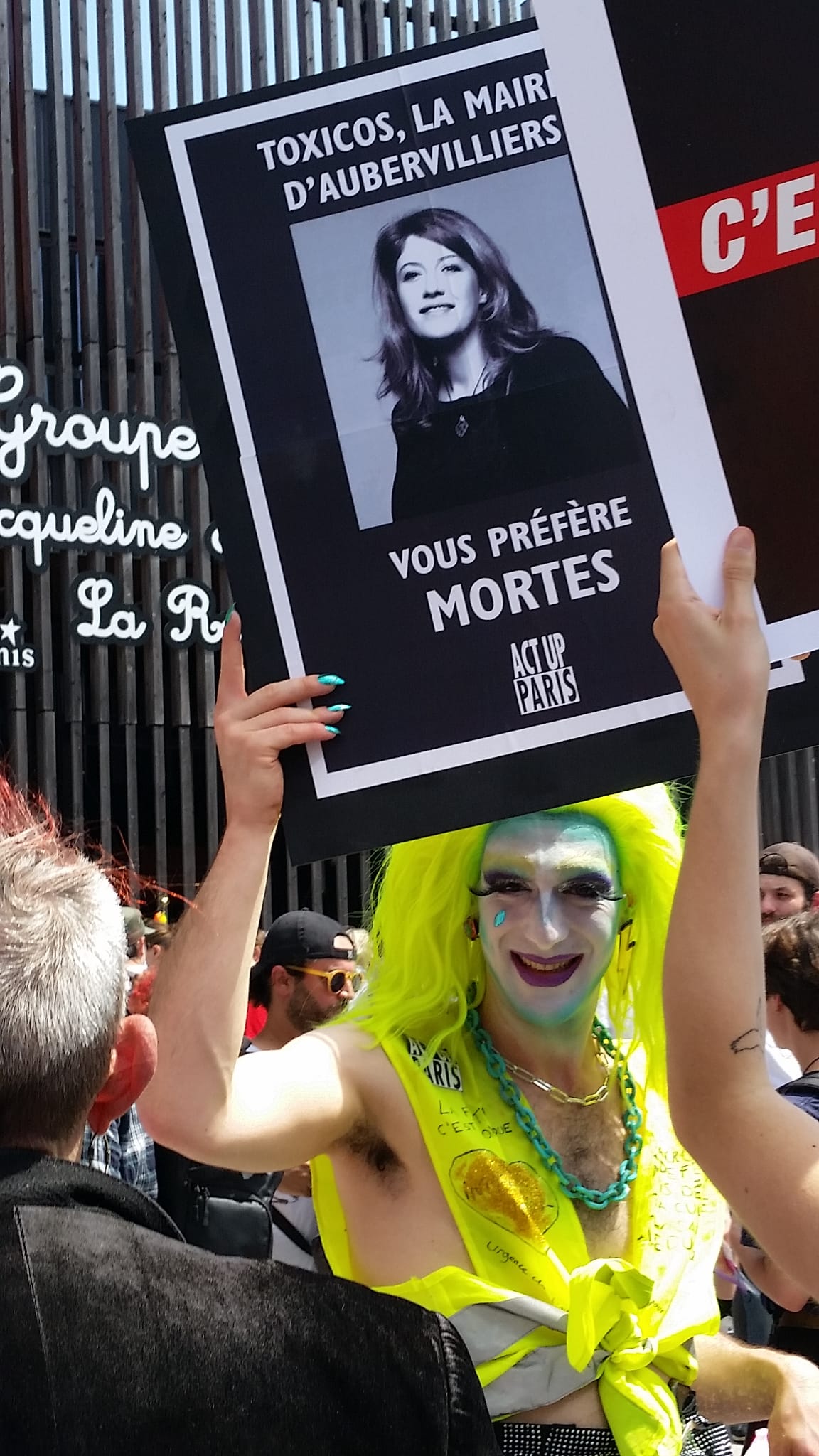 paris-te-onur-yuruyusleri-basladi-queer-dayanisma-sinirlari-yikar-4 paris-te-onur-yuruyusleri-basladi-queer-dayanisma-sinirlari-yikar-4