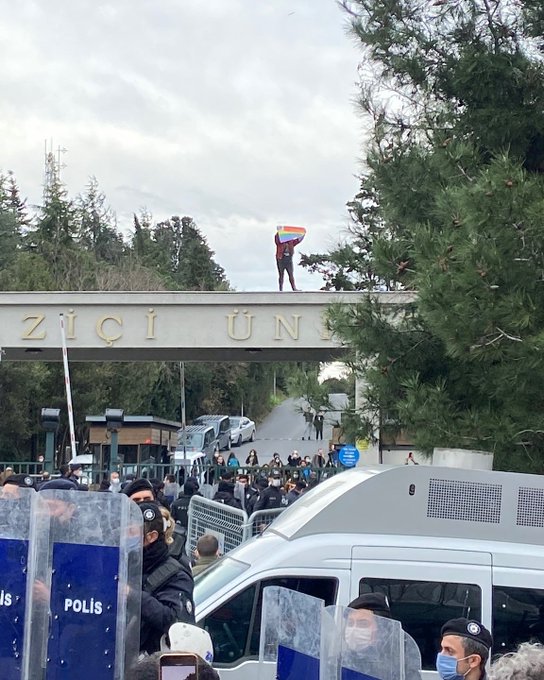 police-attacked-bogazici-university-over-a-hundred-people-are-detained-wewillnotlookdown-1