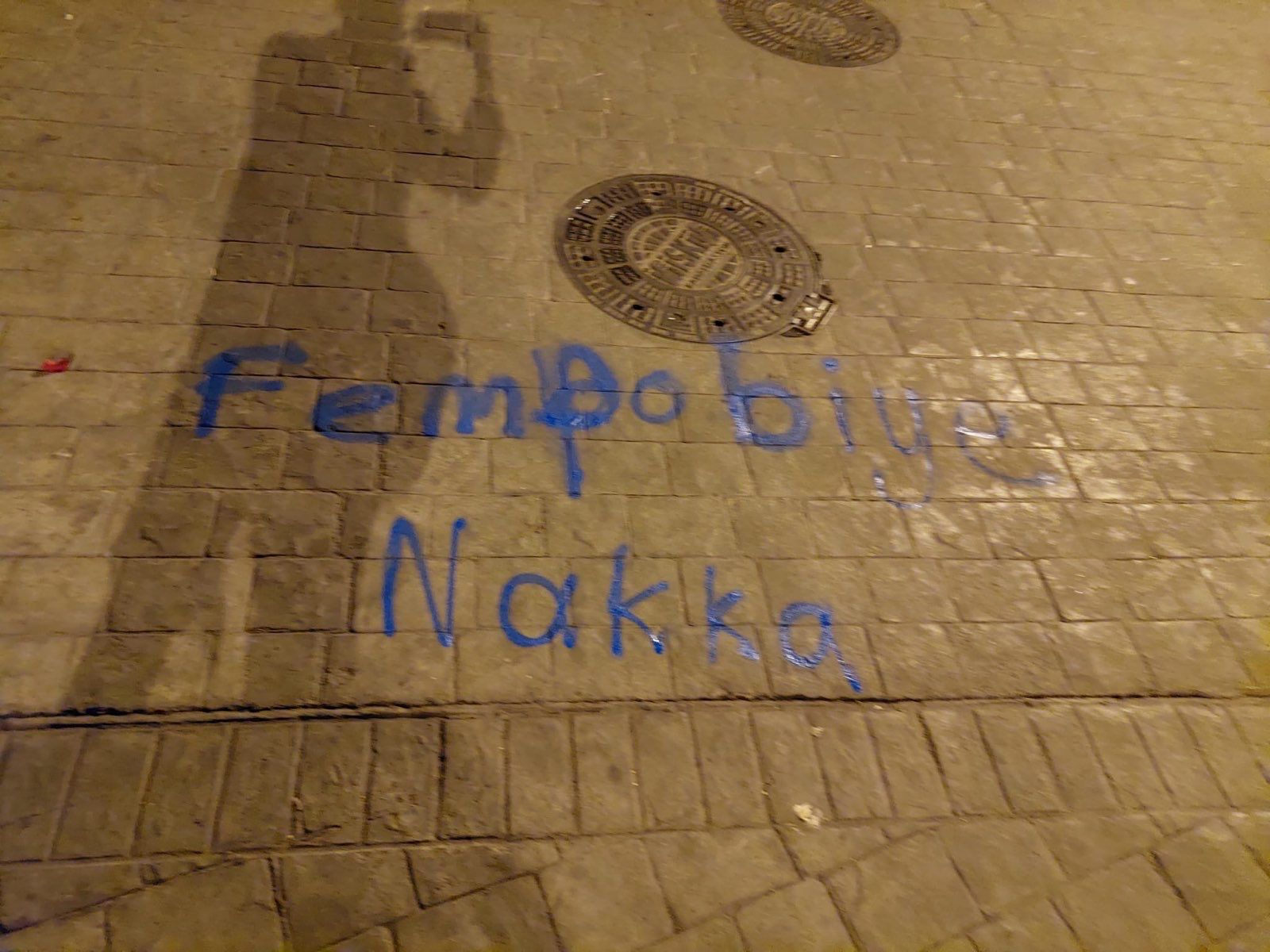 polis-ablukasindaki-beyoglu-nun-duvarlari-konusuyor-lubunya-direnirken-cok-guzelsin-1 polis-ablukasindaki-beyoglu-nun-duvarlari-konusuyor-lubunya-direnirken-cok-guzelsin-1
