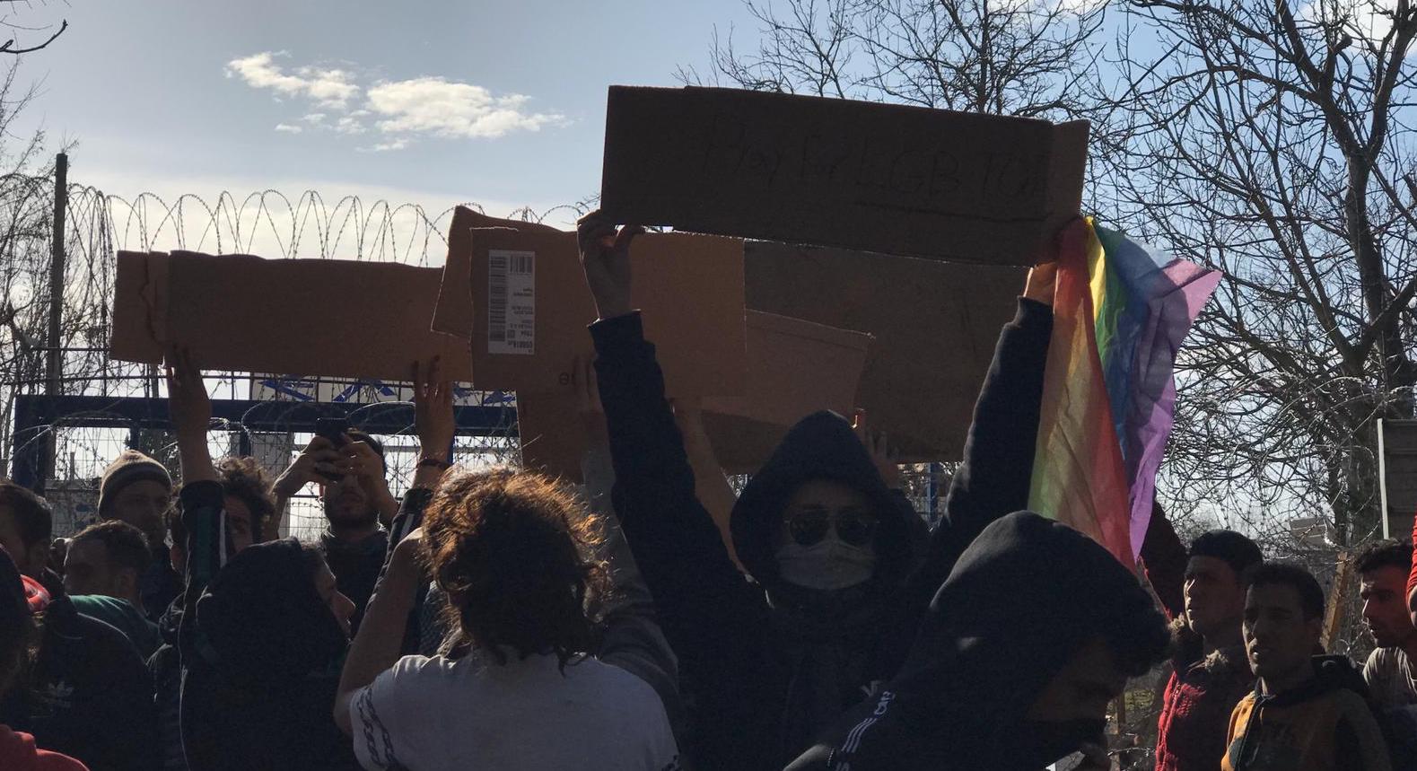 sinirdaki-multeci-lgbti-bizi-zorla-sinira-getirdiler-geri-donmemize-de-izin-vermiyorlar-gitmek-istiyoruz-1