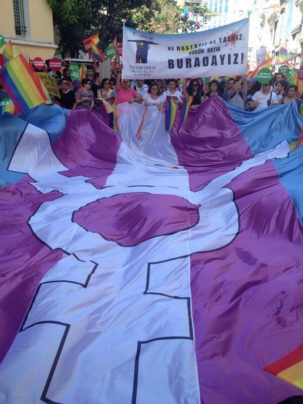 trans-onur-yuruyusu-nun-8-yili-bize-ikinci-sinif-vatandas-gibi-davranilmasina-izin-vermeyecegiz-11 trans-onur-yuruyusu-nun-8-yili-bize-ikinci-sinif-vatandas-gibi-davranilmasina-izin-vermeyecegiz-11