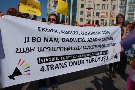 trans-onur-yuruyusu-nun-8-yili-bize-ikinci-sinif-vatandas-gibi-davranilmasina-izin-vermeyecegiz-8 trans-onur-yuruyusu-nun-8-yili-bize-ikinci-sinif-vatandas-gibi-davranilmasina-izin-vermeyecegiz-8