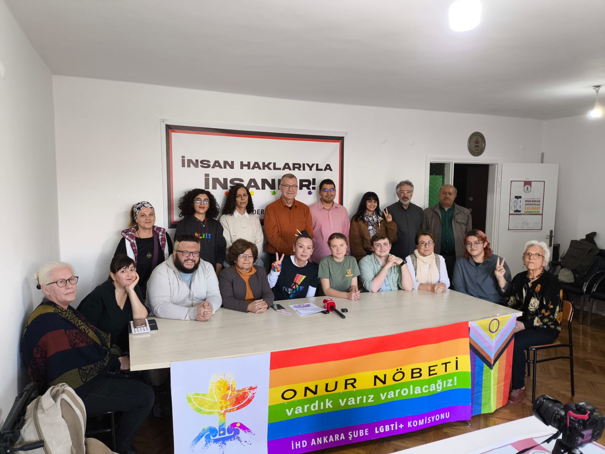 İHD Ankara Şube’nin düzenlediği 3.Onur Nöbeti’ne Greta Thunberg katıldı Kaos GL - LGBTİ+ Haber Portalı