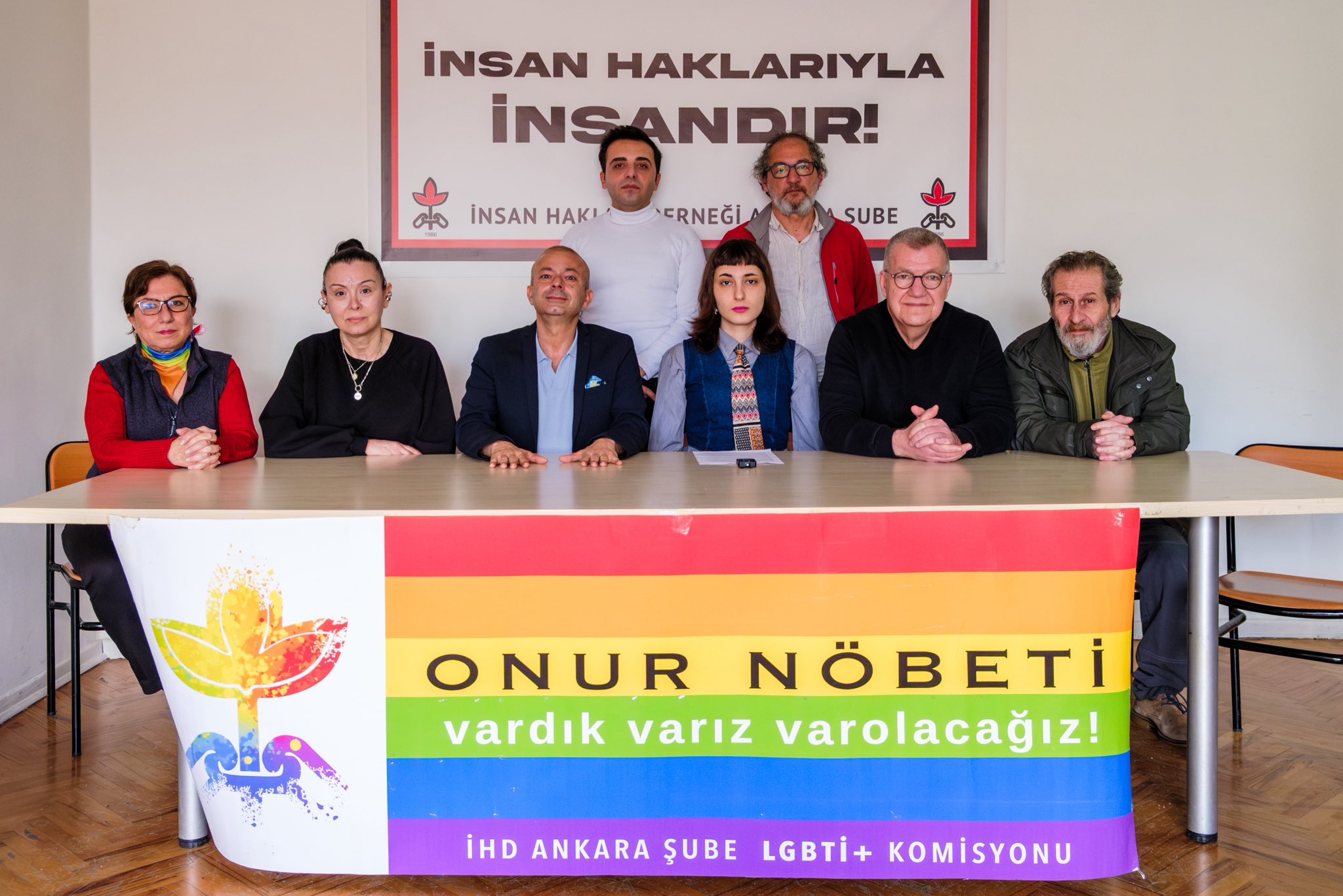 İHD’den Onur Nöbeti: "Taslak, LGBTİ+ varoluşunu tehdit unsuru olarak sunan bir siyasal dilin ürünü" Kaos GL - LGBTİ+ Haber Portalı