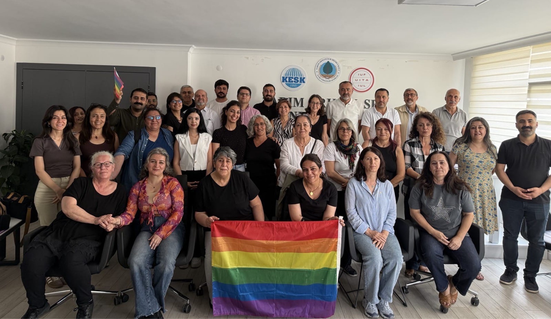 İHD: “Kadın ve LGBTİ+ hakları gibi alanlarda yasaklayıcı bir gerilim politikası izleniyor” | Kaos GL - LGBTİ+ Haber Portalı Haber