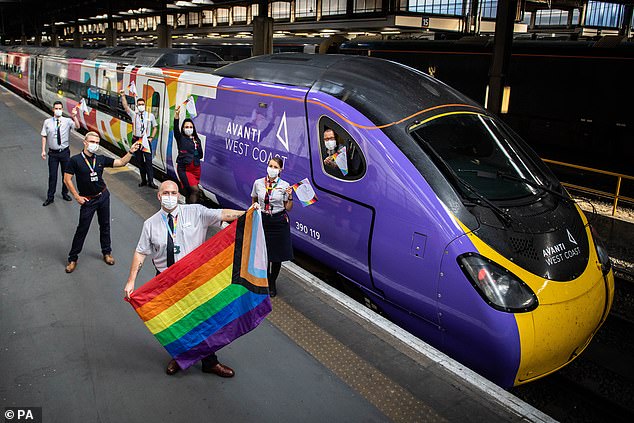 İngiltere’de “Onur Treni” ilk seferini yaptı Kaos GL - LGBTİ+ Haber Portalı