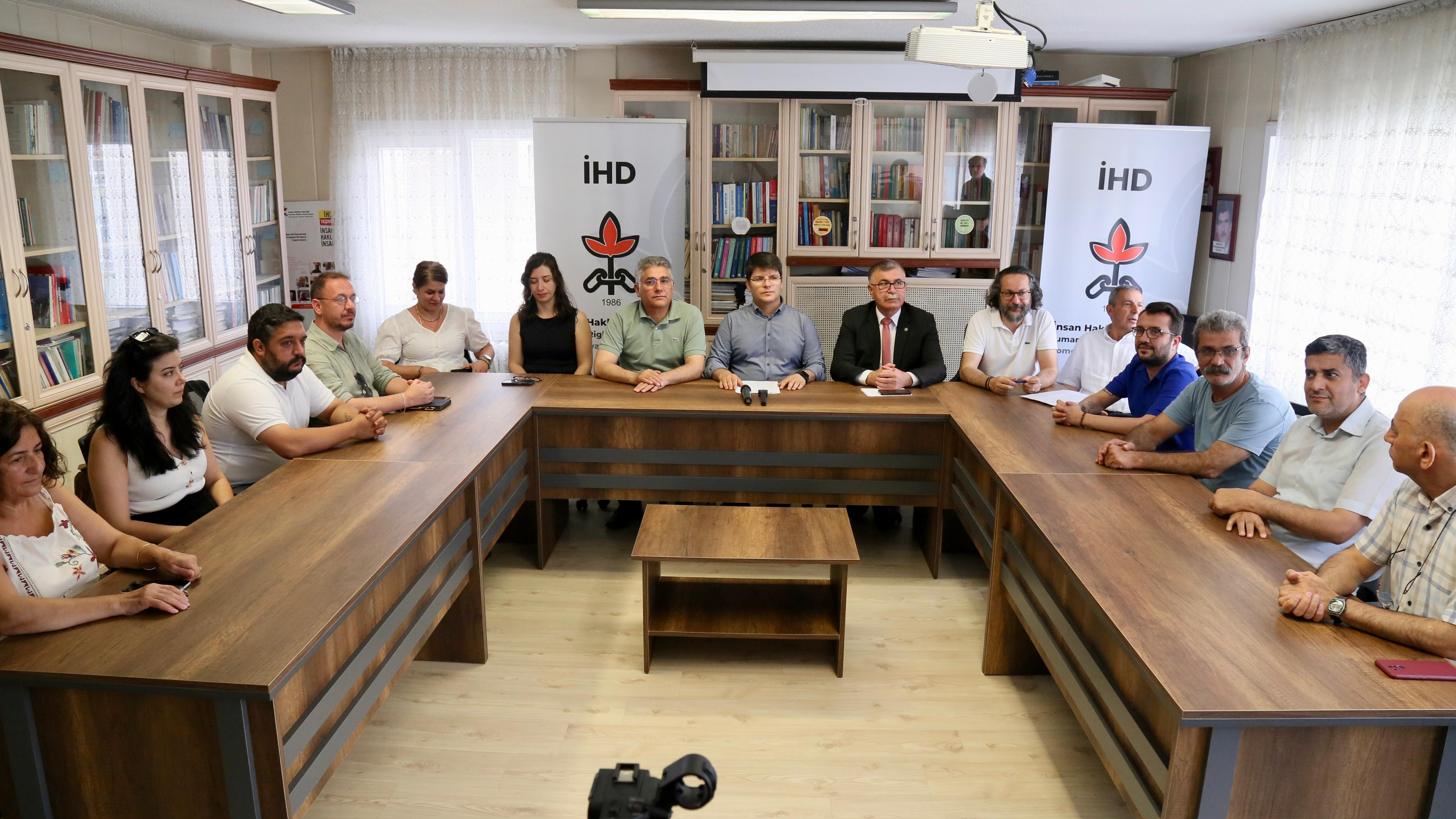 İnsan hakları örgütlerinden NATO operasyonları tepkisi: "Tutuklananlar serbest bırakılsın, işkence suçunu işleyenler yargılansın" | Kaos GL - LGBTİ+ Haber Portalı Haber