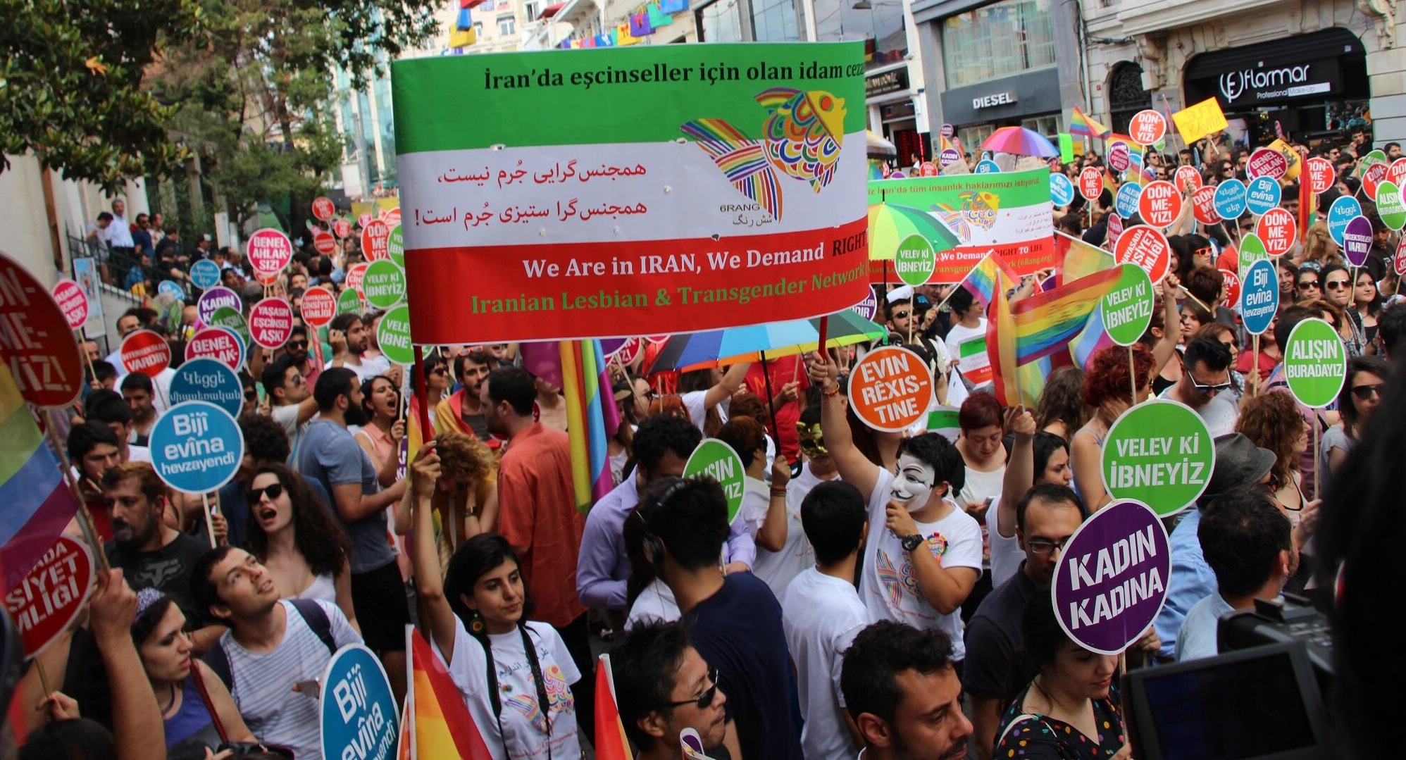 İran’da çocuk cinayeti: “Feminen giyindi” diyerek çocuğunu öldürdü Kaos GL - LGBTİ+ Haber Portalı