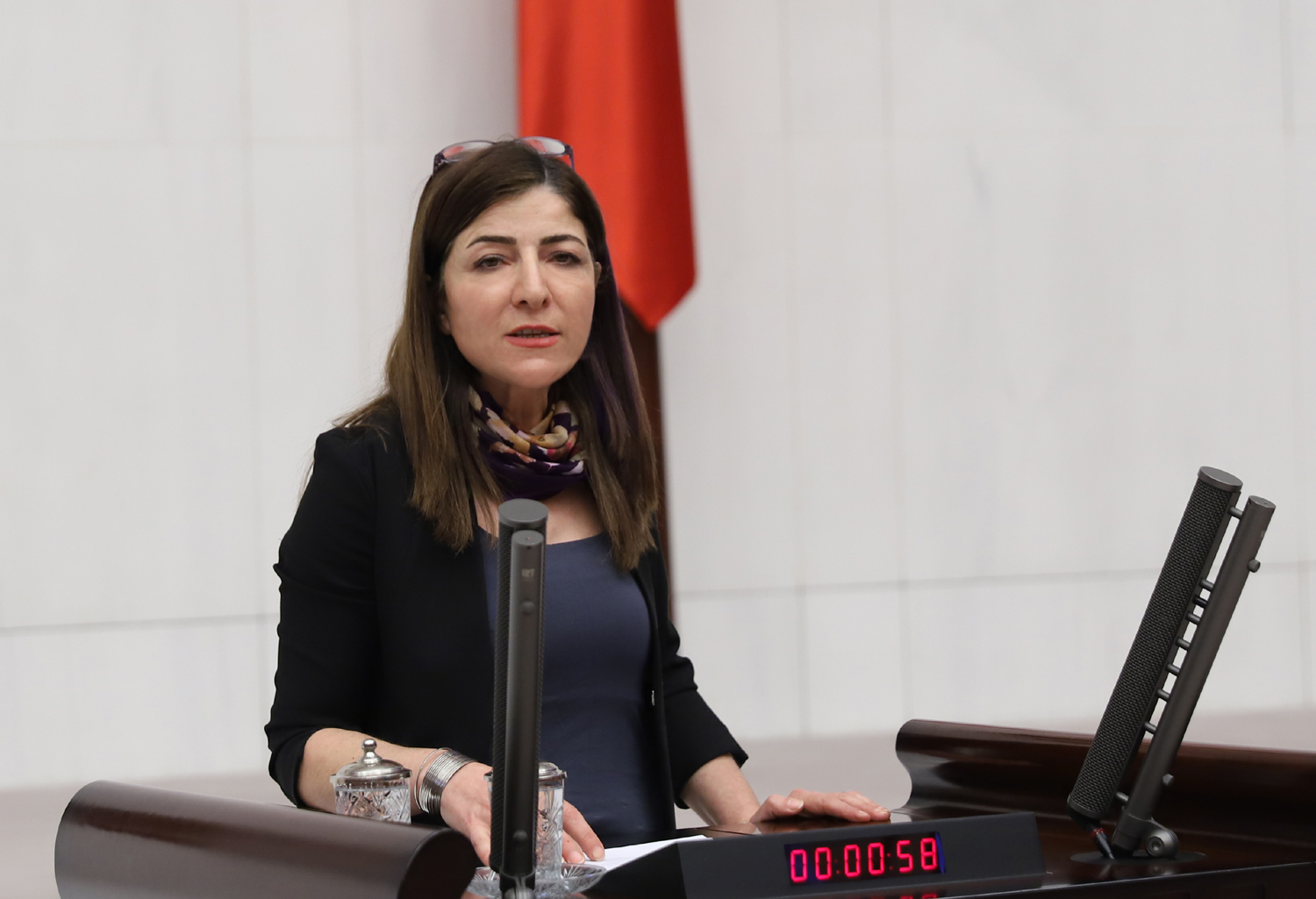 Züleyha Gülüm, Sağlık Bakanı’na sordu: HIV’e ilişkin ayrımcılığa karşı ne yapıyorsunuz? Kaos GL - LGBTİ+ Haber Portalı