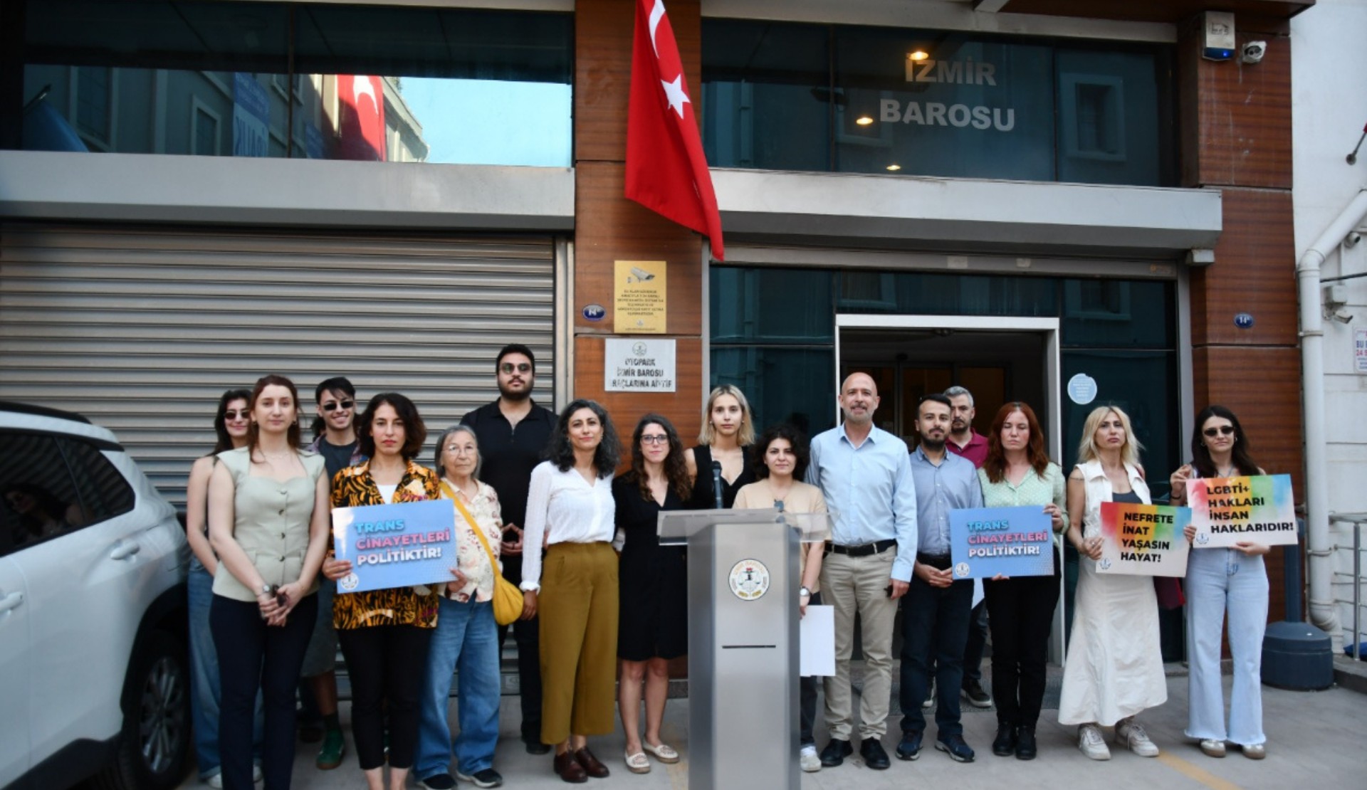 İzmir Barosu: “LGBTİ+’ların eşit yurttaşlık mücadelelerinde yanlarında durmaya devam edeceğiz” | Kaos GL - LGBTİ+ Haber Portalı Haber