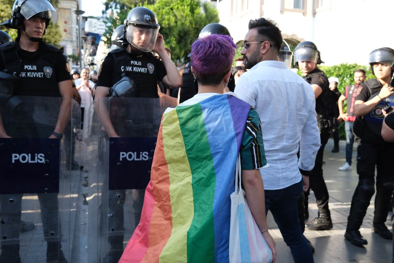 İzmir Barosu’ndan Onur Yürüyüşü’ndeki hukuksuzluğa suç duyurusu Kaos GL - LGBTİ+ Haber Portalı