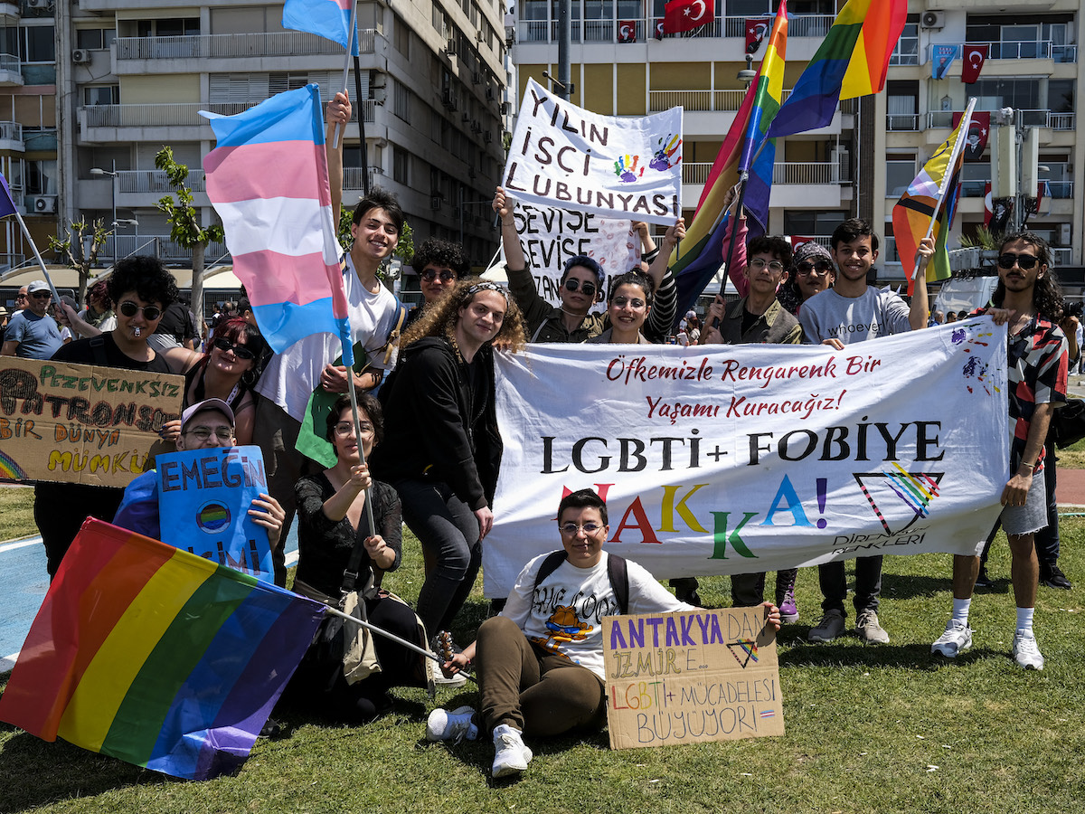 İzmir’de 1 Mayıs: LGBTİ+fobiye nakka! | Kaos GL - LGBTİ+ Haber Portalı Haber