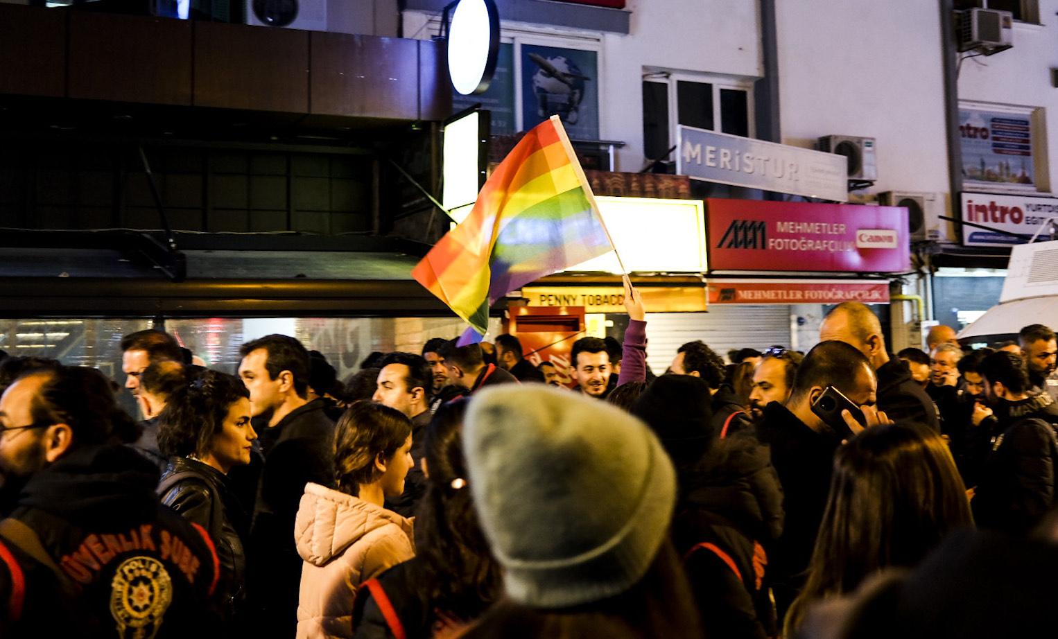 İzmir’de Feminist Gece Yürüyüşü: Kader değil patriyarkal kapitalizm! Kaos GL - LGBTİ+ Haber Portalı