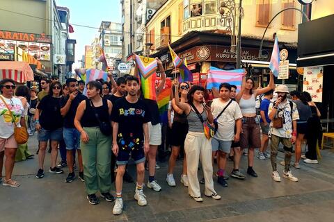 İzmir Onur Yürüyüşü’ne valilikten yasak! | Kaos GL - LGBTİ+ Haber Portalı Haber