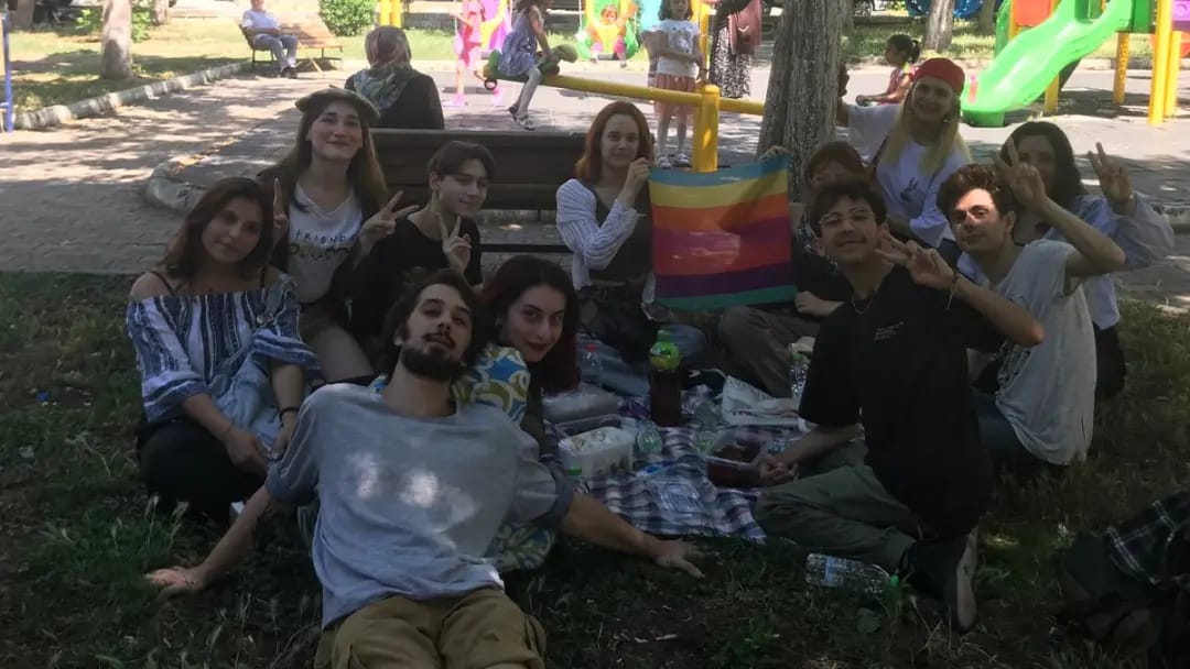 İzmir polisi onur pikniği avında! Kaos GL - LGBTİ+ Haber Portalı