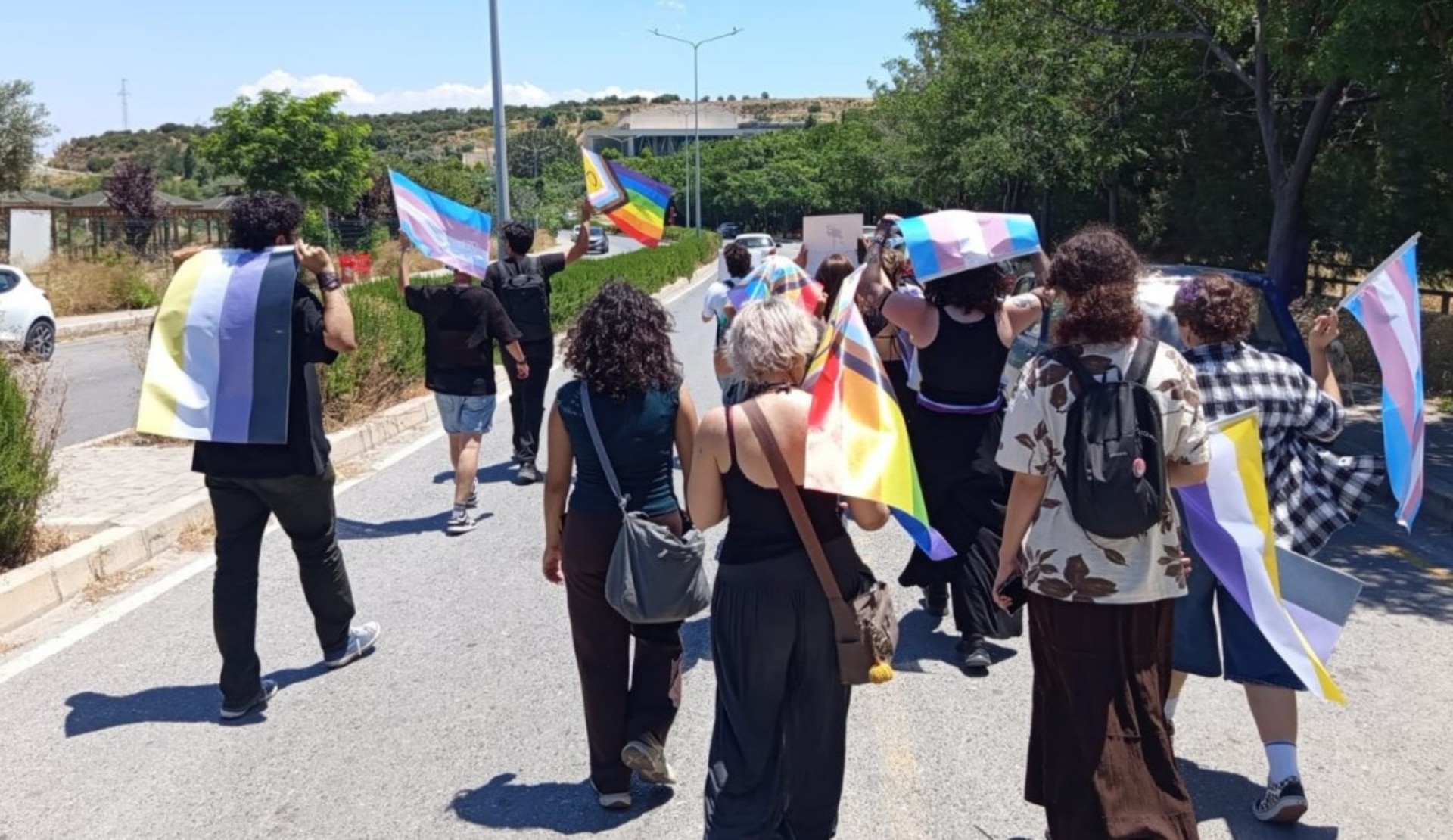 İzmir Yüksek Teknoloji Enstitüsü’nde 2. Onur Yürüyüşü yapıldı: “Hormona erişim engellenemez!” | Kaos GL - LGBTİ+ Haber Portalı Haber