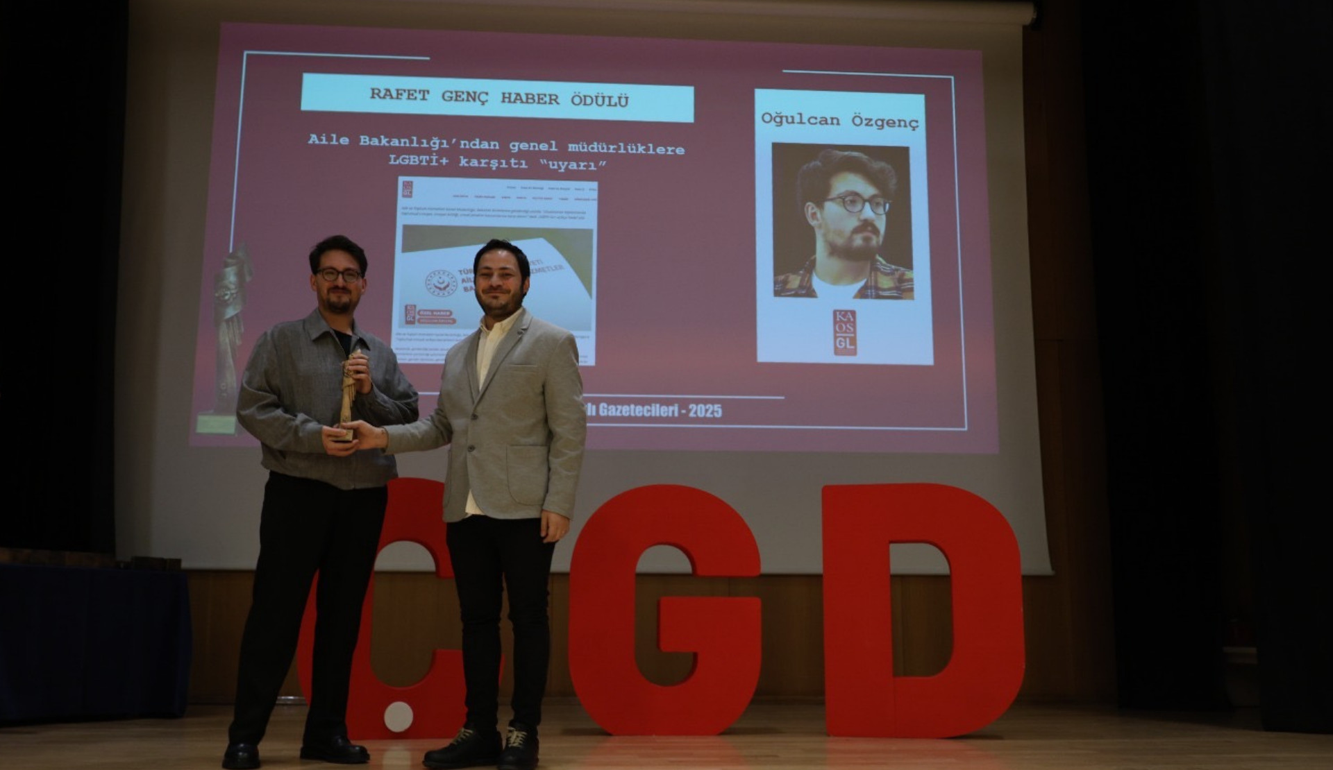 Journalism award from the PJA to Kaos GL editor Oğulcan Özgenç: “For all LGBTI+ people whose stories remain unfinished” | Kaos GL - News Portal for LGBTI+ News