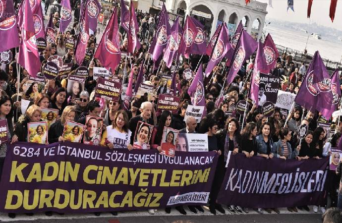 Kadın Cinayetlerini Durduracağız Platformu Derneği’ne kapatma davası! Kaos GL - LGBTİ+ Haber Portalı