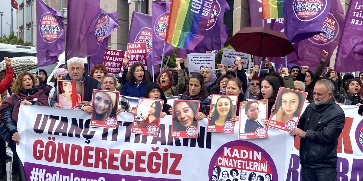 Kadın Cinayetlerini Durduracağız Platformu’na açılan kapatma davası Eylül’e ertelendi Kaos GL - LGBTİ+ Haber Portalı