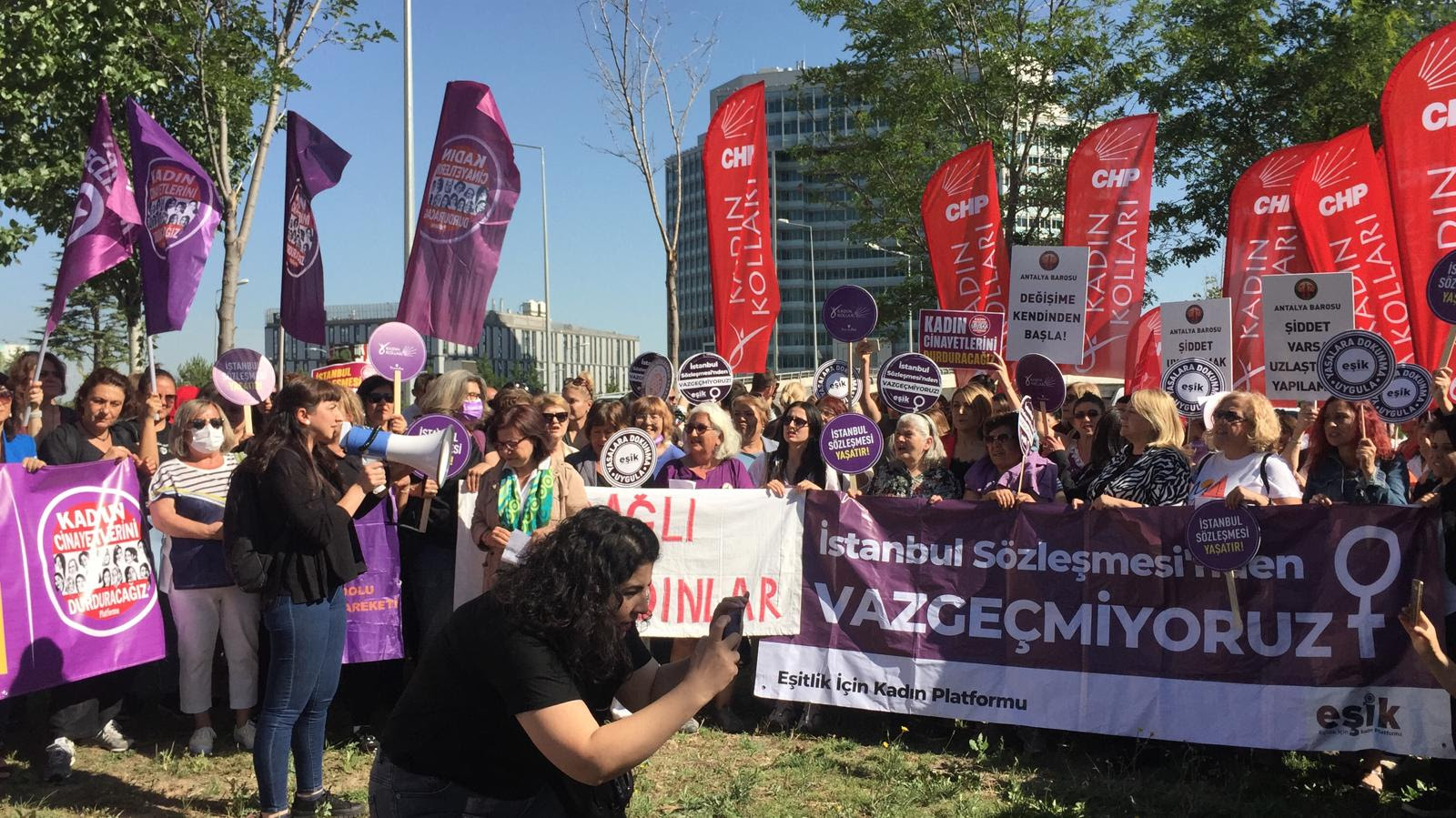 “Kadınlar, LGBTİ+'lar Danıştay’dayız” Kaos GL - LGBTİ+ Haber Portalı