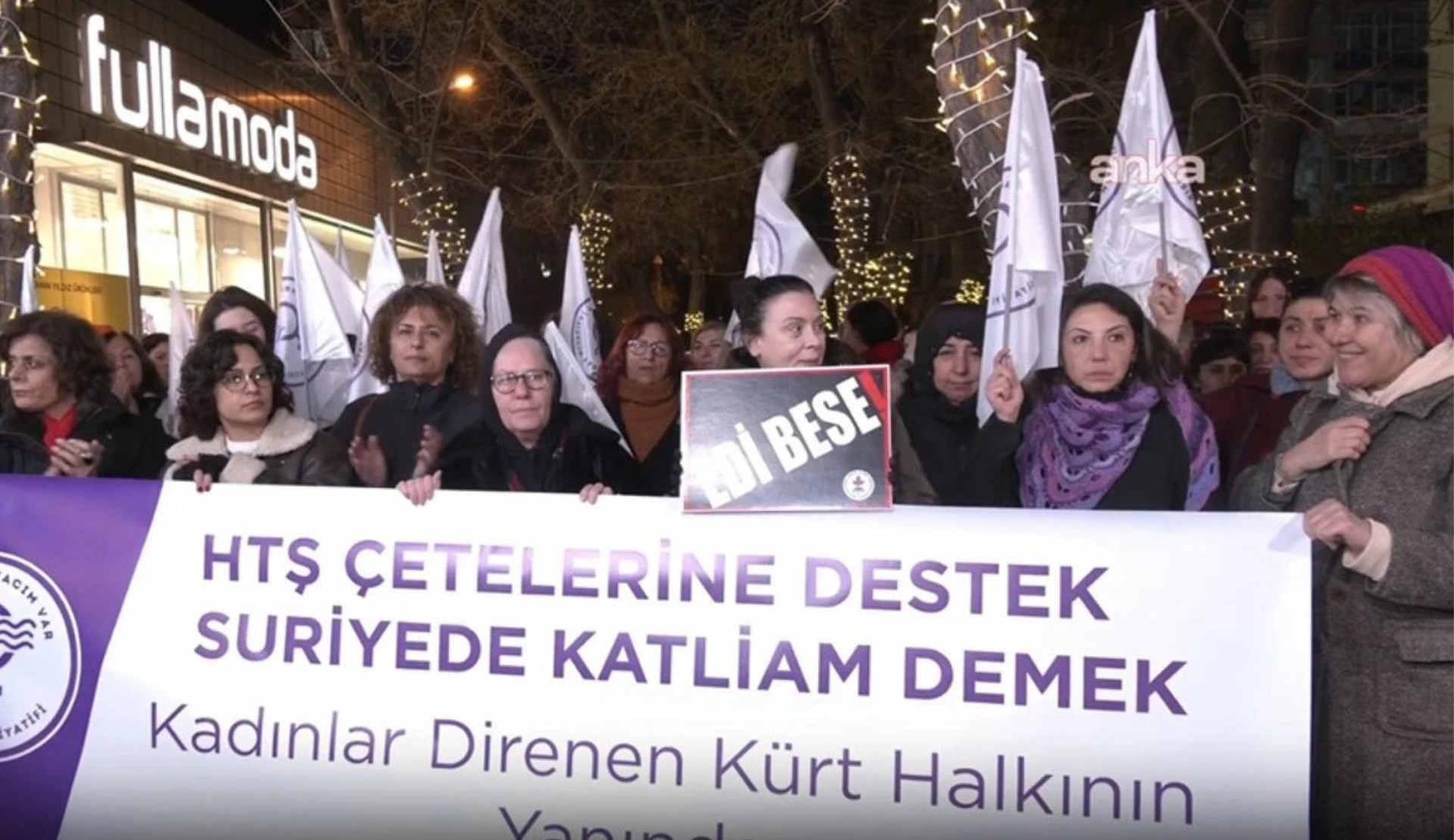 Kadınlar ve LGBTİ+’lar Rojava’daki saldırılara karşı Ankara’daydı: "Kalıcı bir barışın inşa edilmesi talebimizi tekrarlıyoruz" | Kaos GL - LGBTİ+ Haber Portalı Haber